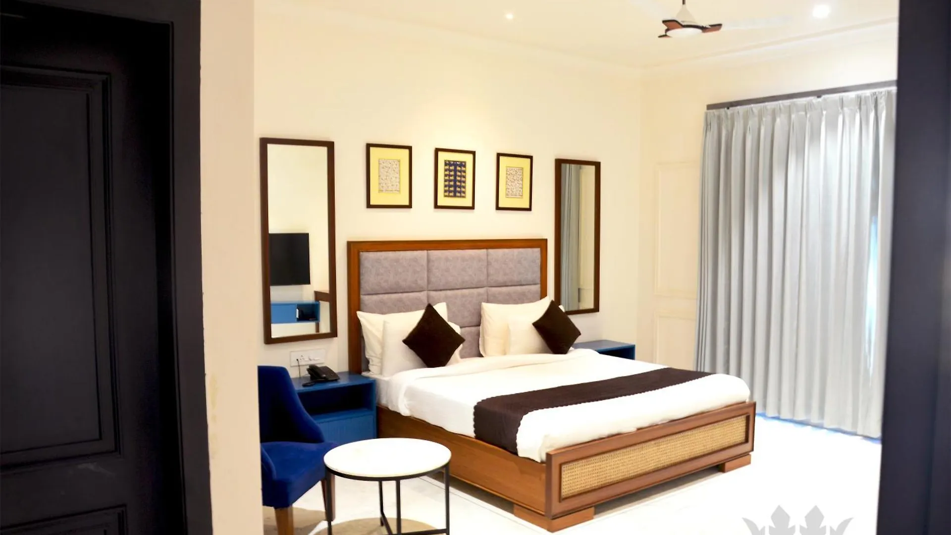Hotel Sita Royal Lakside Chalet Udaipur