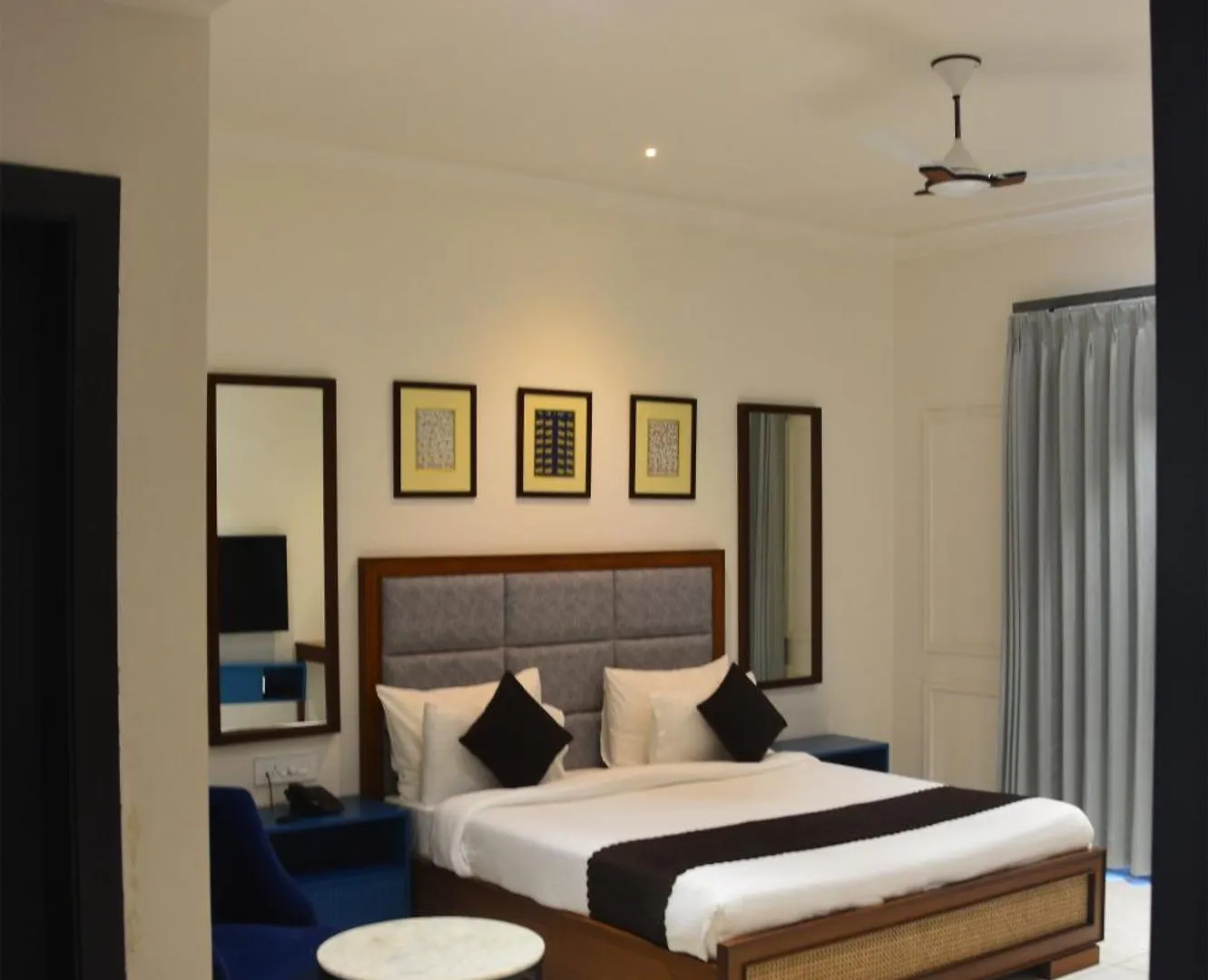 Hotel Sita Royal Lakside Chalet Udaipur